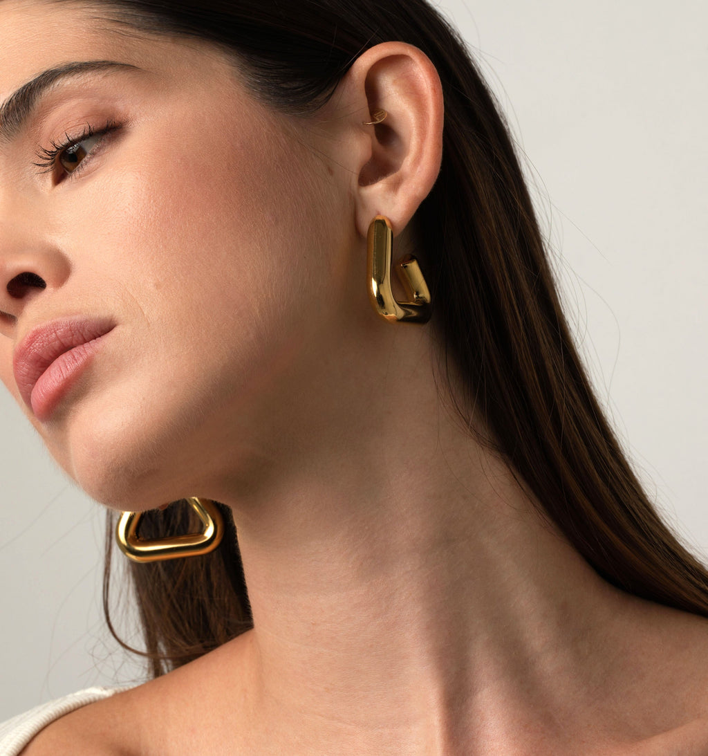 Mila Hoop Earrings